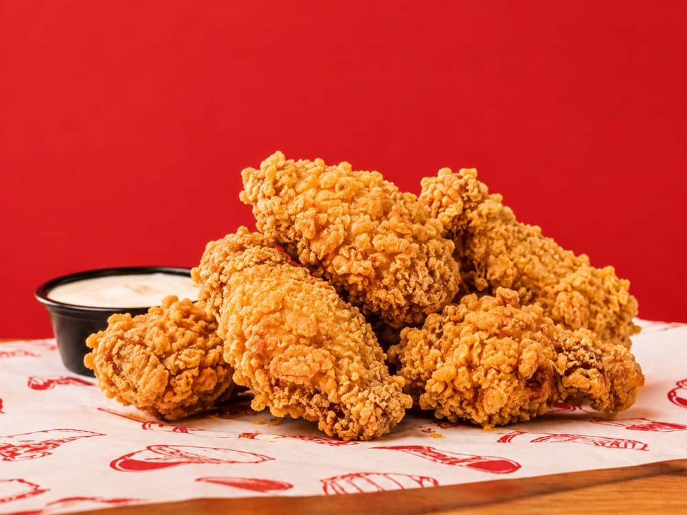 Crispy hot chicken wings with dipping sauce